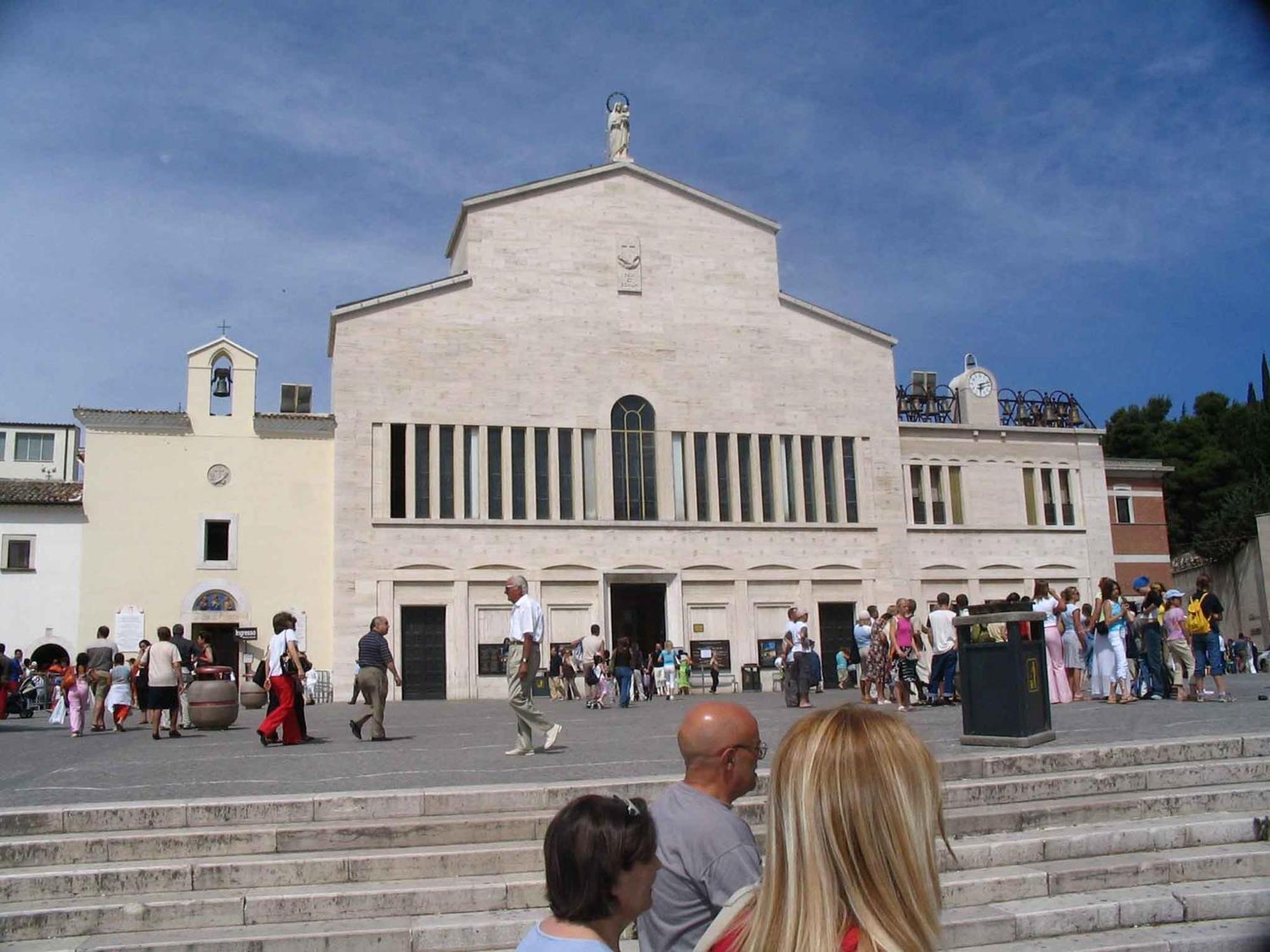 Hotel E Appartamenti La Solaria San Giovanni Rotondo Exterior foto